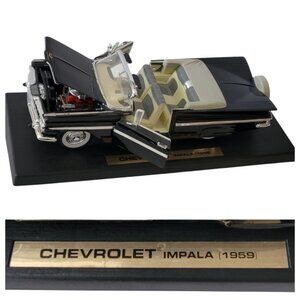 Road Signature 1:18 1959 Chevy Impala Convertible Diecast #92118 w/ Display Base